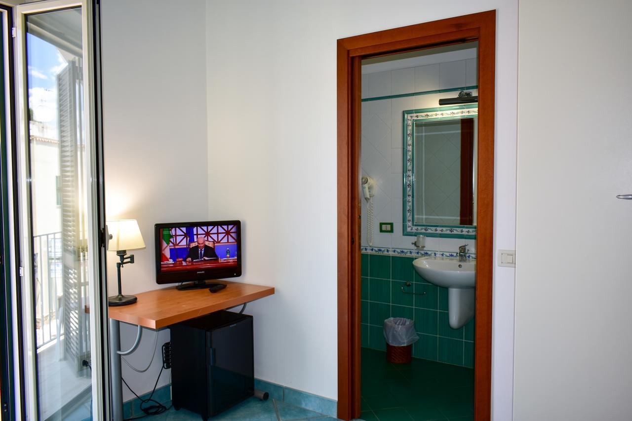 Hotel Amyclae Сперлонга Екстериор снимка