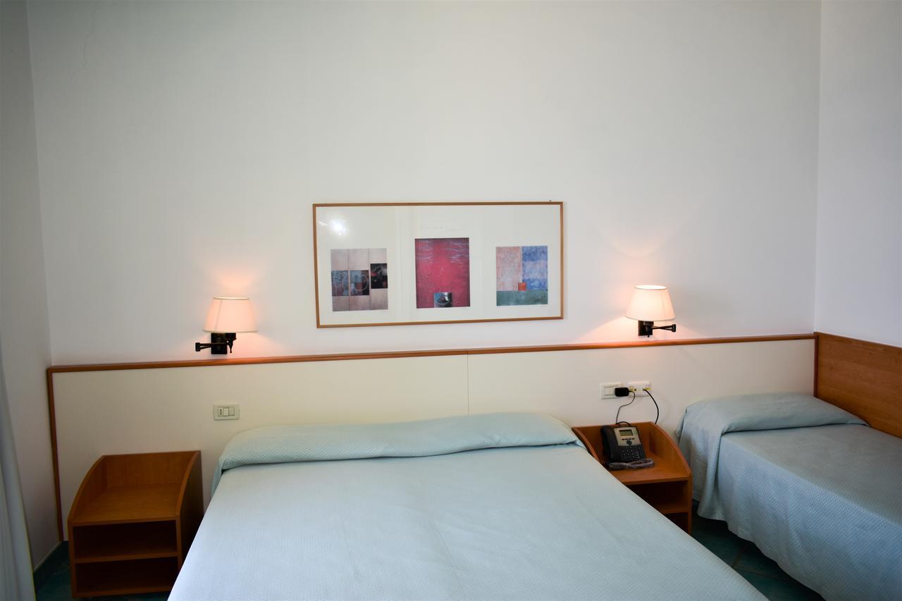 Hotel Amyclae Сперлонга Екстериор снимка
